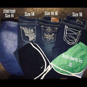 BUNDLE WOMENS PANTS & SHORTS MAKE AN OFFER